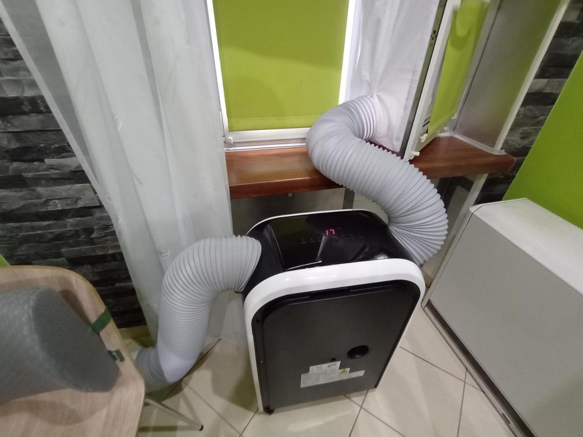 Apartament Venge -Cale Mieszkanie 46M2 Na Wylacznosc - Z Jedna Sypialnia I Jednym Sypialno-Salonem -3 Pietro Bez Windy- Rezerwacja Bez Karty Kredytowej-Klimatyzacja-Netflix-2 Lozeczka Dzieciece- Bezplatny Parking Publiczny Breslavia Esterno foto