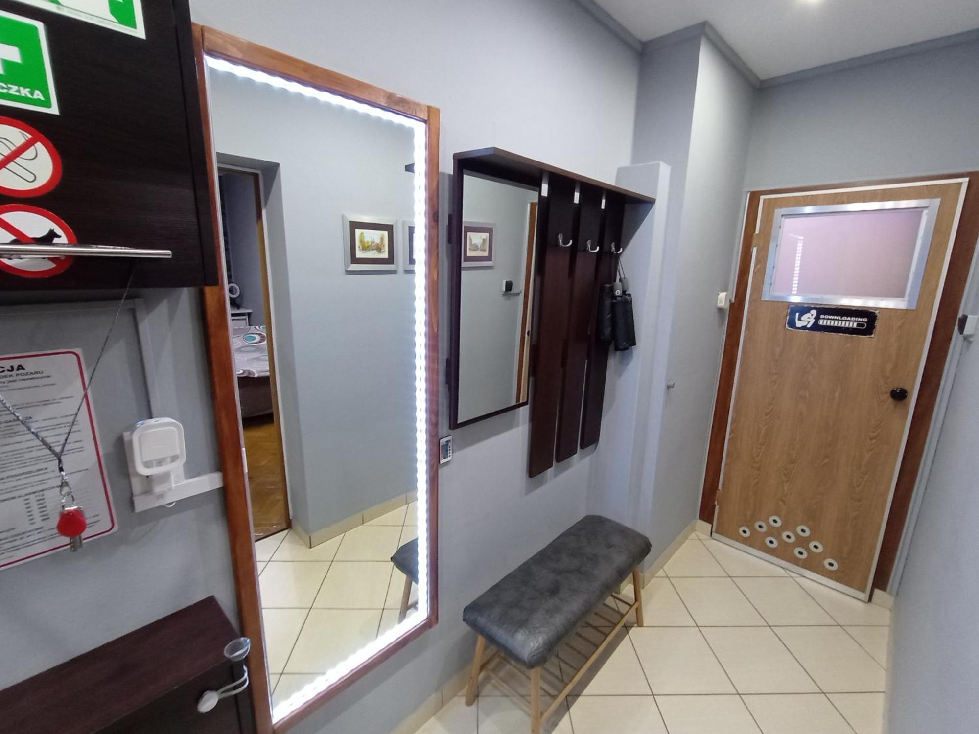 Apartament Venge -Cale Mieszkanie 46M2 Na Wylacznosc - Z Jedna Sypialnia I Jednym Sypialno-Salonem -3 Pietro Bez Windy- Rezerwacja Bez Karty Kredytowej-Klimatyzacja-Netflix-2 Lozeczka Dzieciece- Bezplatny Parking Publiczny Breslavia Esterno foto