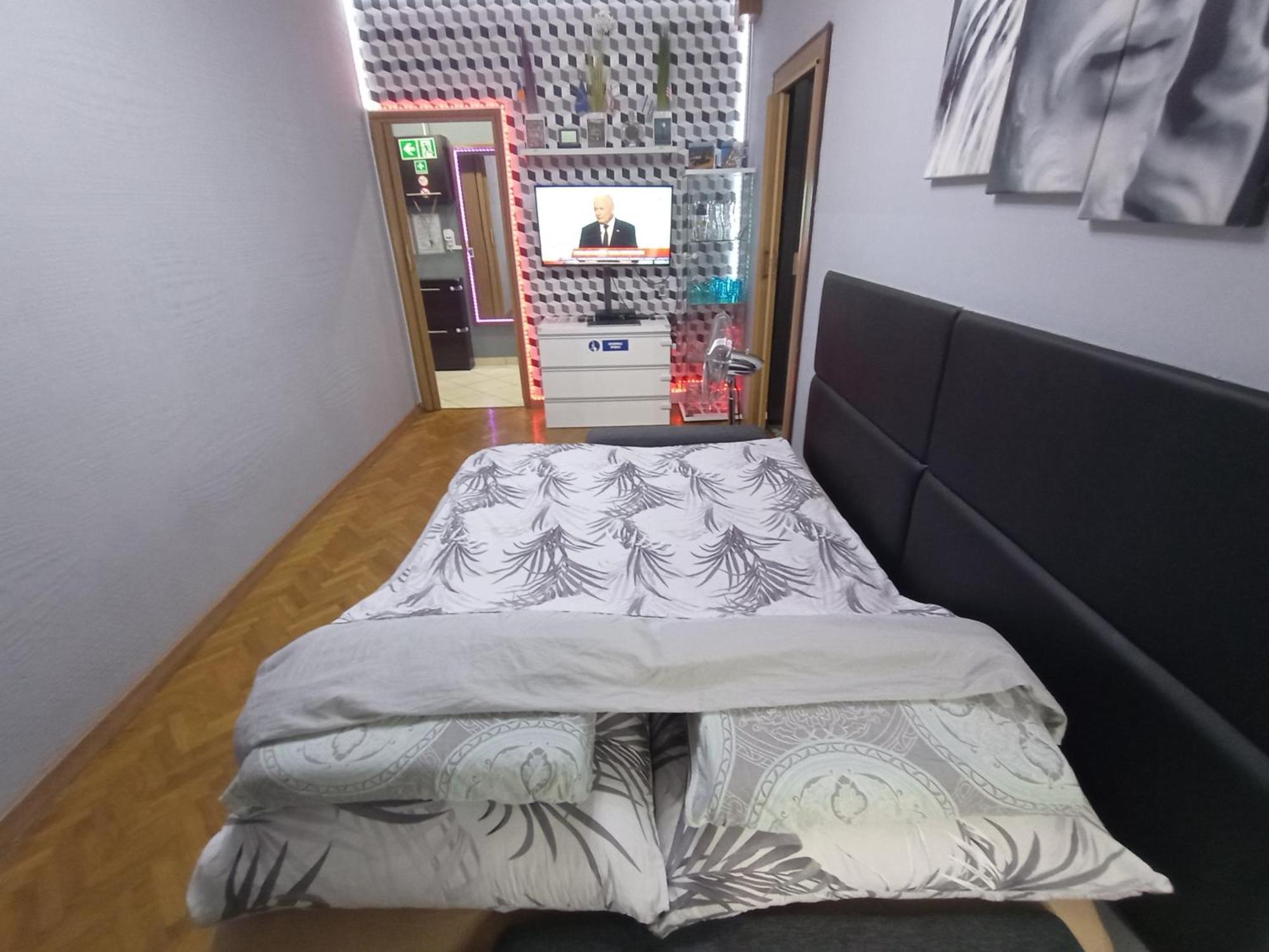 Apartament Venge -Cale Mieszkanie 46M2 Na Wylacznosc - Z Jedna Sypialnia I Jednym Sypialno-Salonem -3 Pietro Bez Windy- Rezerwacja Bez Karty Kredytowej-Klimatyzacja-Netflix-2 Lozeczka Dzieciece- Bezplatny Parking Publiczny Breslavia Esterno foto